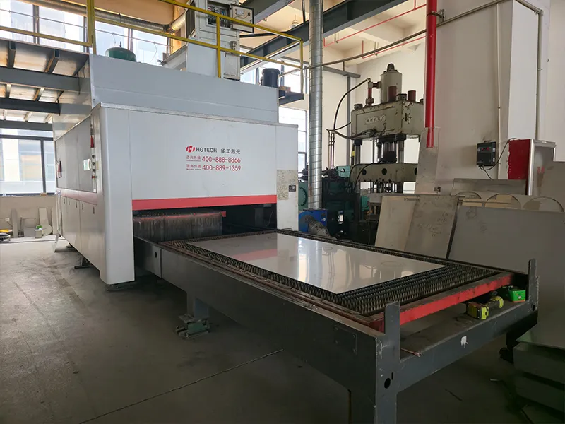 Small laser cutting machine
